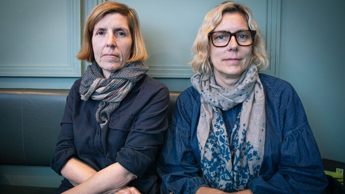 Bildet viser sykepleiersøstrene Hilde og Kristin Vollan