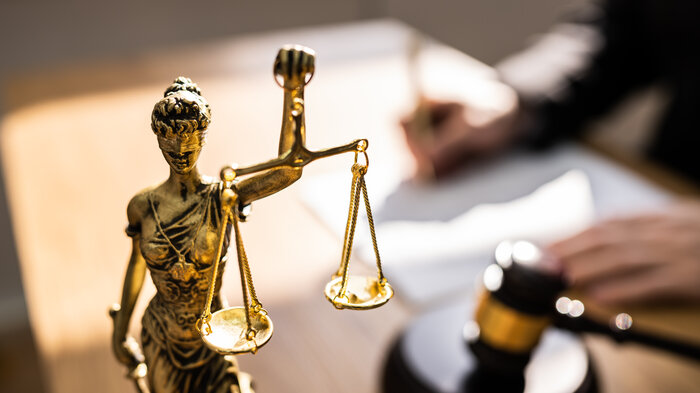 bilde av fru justisia