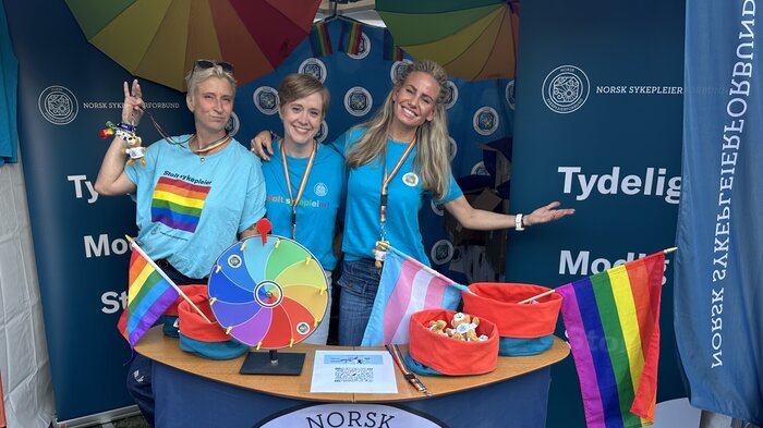 bilde av boden til NSF på Pride