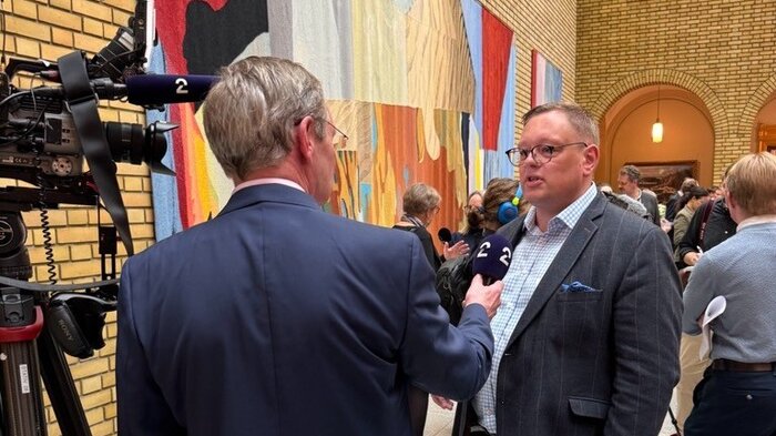 Bildet viser Kai Øivind Brenden i Stortingets vandrehall.