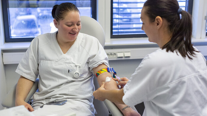 bildet viser to fra helsesekretærutdanningen