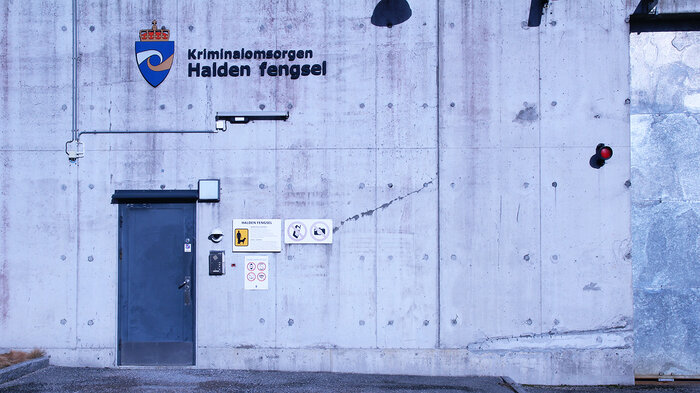 Bildet viser inngangen til Halden fengsel.
