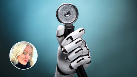 Bildet viser en robot som holder et stetoskop