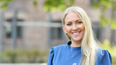Bildet viser en smilende forbundsleder, Lill Sverresdatter Larsen