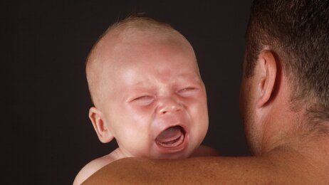 Illustrasjonsbilde av baby som gråter.