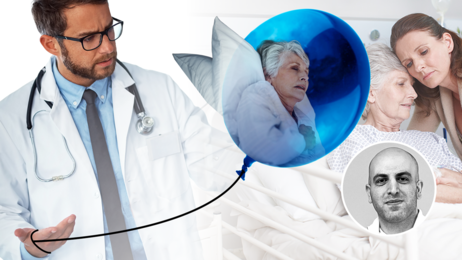 Bildet viser en pasient omgitt av lege og p&aring;r&oslash;rende