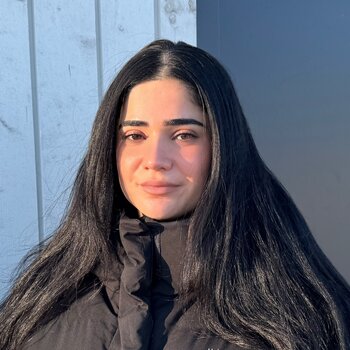 Bildet viser Sara Bazaz