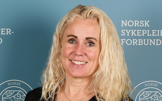 Bildet viser et portrett av Ann-Chatrin L. Leonardsen