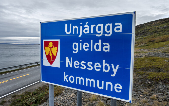 Bilde av kommuneskiltet til Nesseby