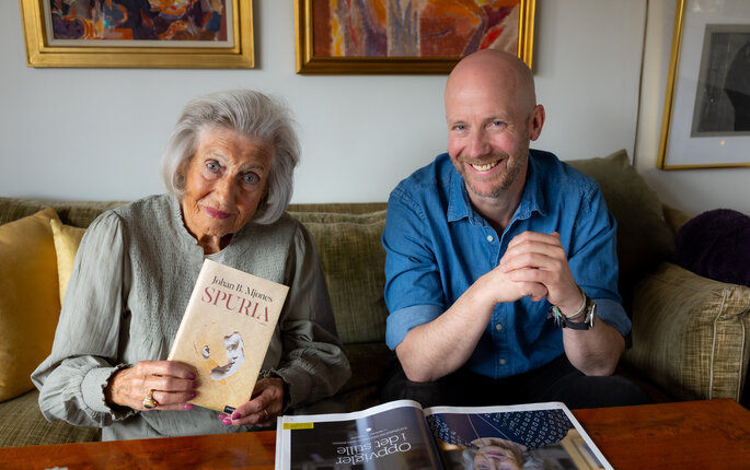 Bildet viser Aud Oftestad og Johan B. Mjønes.