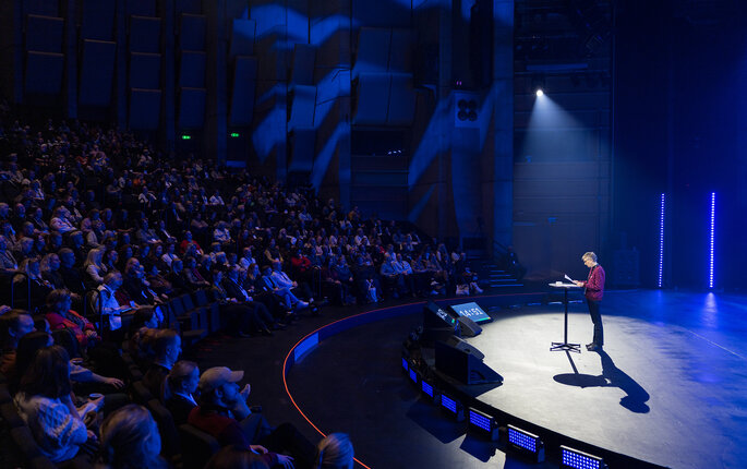 bilde av kari martinsen