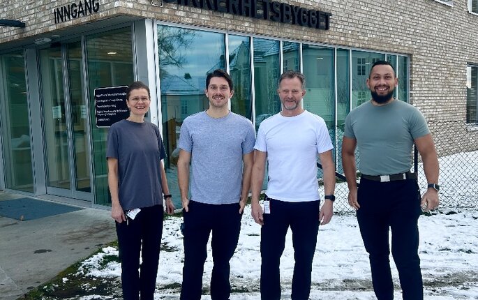 Ny uniform psykisk helsevern Ansatte ved klinikk på Regional Sikkerhetsavdeling (RSA) og Sentral fagenhet for tvungen omsorg