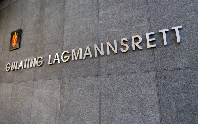 Bildet viser skilt med Gulating lagmannsrett Bildet viser skilt med Gulating lagmannsrett