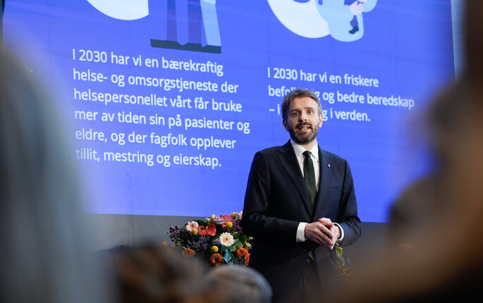Bildet viser helseminister Jan Christian Vestre under Helsetalen 2026 på nye Drammen sykehus.