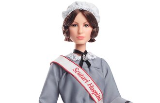Bildet viser Florence Nightingale som Barbiedukke.