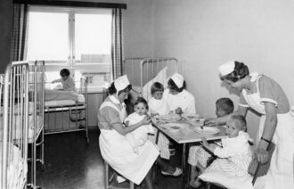 Bildet viser barn på sykehus.