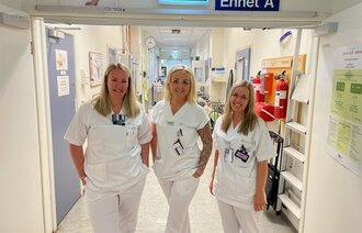 Bildet viser Audhild Rue, Stephanie Surman og Marlene Therkelsen på medisinsk intensiv på Oslo universitetssykehus, Ullevål.