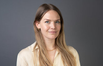 Bildet viser et portrett av Astrid Hauge Rambøl