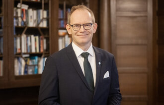 Bildet viser forsknings- og høyere utdanningsminister Oddmund Hoel