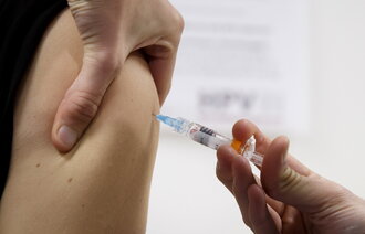 bilde av sprøyte med hpv-vaksine