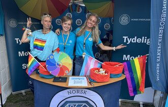 bilde av boden til NSF på Pride