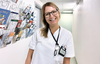 Bildet viser lungesykepleier Lill Tove Brattbakk 
