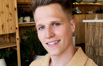 Bildet viser et portrett av Amund Korneliussen