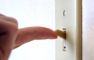 Bildet viser en lysbryter.