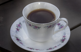 Bildet viser en kopp med kaffe.