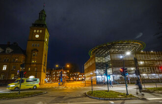 Bildet viser Oslo universitetssykehus om natten