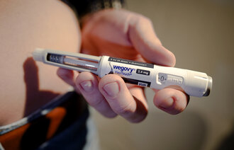 Bildet viser diabetesmedisin som blir injisert.