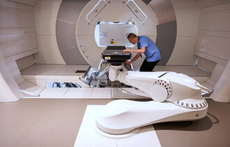 Bildet viser et av de tre nye protonstråleterapiromet på Radiumhospitalet.