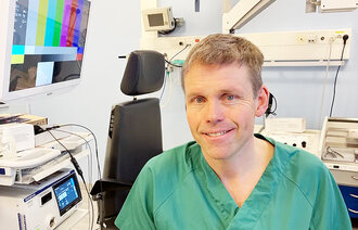 bilde av Overlege ved øre-, nese-, halsklinikken på Ahus, Harald Hrubos Strøm.