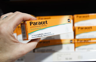 Bildet viser en pakke med Paracet.