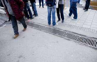 Bildet viser anonymiserte rusmisbrukere ved Oslo S.