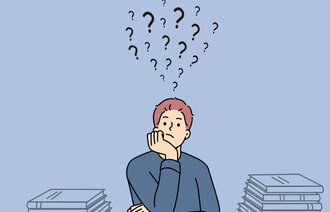 Illustrasjonen viser en mann med spørsmålstegn over hodet.