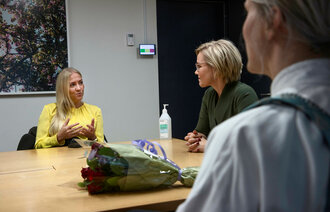 NSF-leder Lill Sverresdatter Larsen og helseminister Ingvild Kjerkol