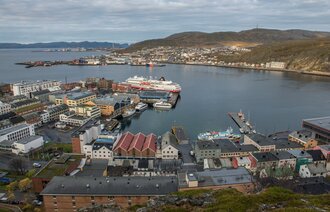 Oversiktsbilde av Hammerfest by i Finnmark