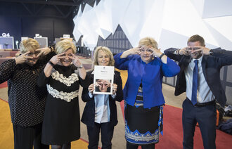  Bildet viser kulturminister Trine Skei Grande, finansminister Siv Jensen, eldreminister Åse Michaelsen, statsminister Erna Solberg og helseminister Bent Høie.