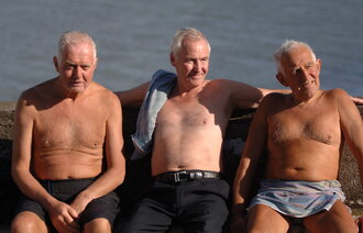 tre eldre menn