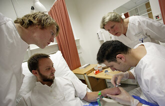 Bildet viser sykepleiere i undervisning