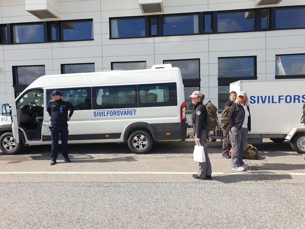 Bildet viser medisinsk innsatsteam tilbake i Norge.