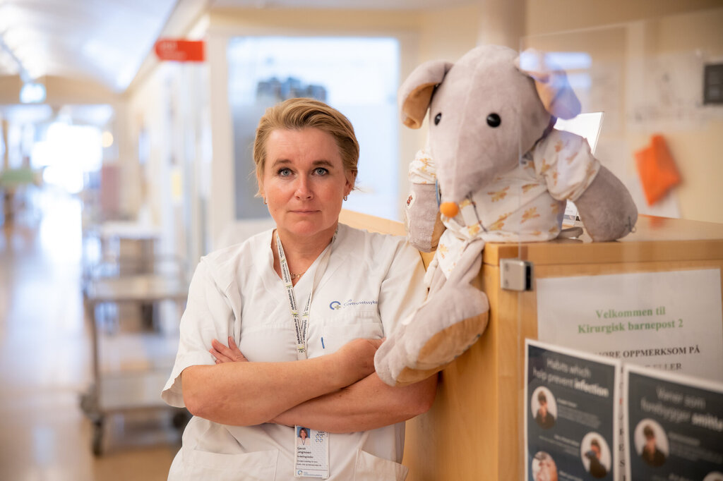 Bildet viser Kjersti Langmoen, på barnekirurgisk avdeling på Rikshospitalet.