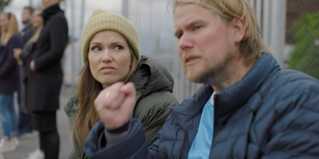 Stillbilde fra serien "Evy og alltid" med Åse Godal og Ole Christoffer Ertvaag.