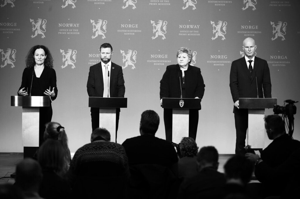 Bildet viser pressekonferansen da pandemien stengte Norge ned 12. mars 2020