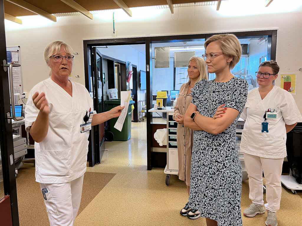 Bildet viser Torhild Wibe, Lill Sverresdatter Larsen, Ingvild Kjerkol, og Hanne Opsand