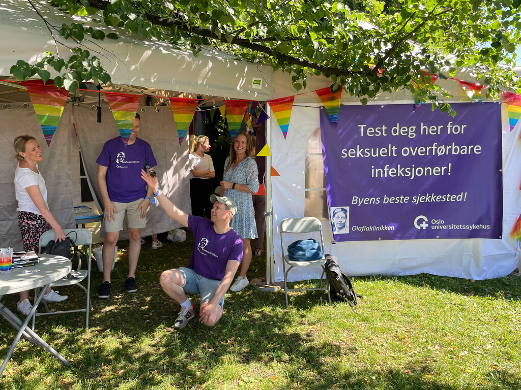 sykepleierne ved olafiaklinkken på pride