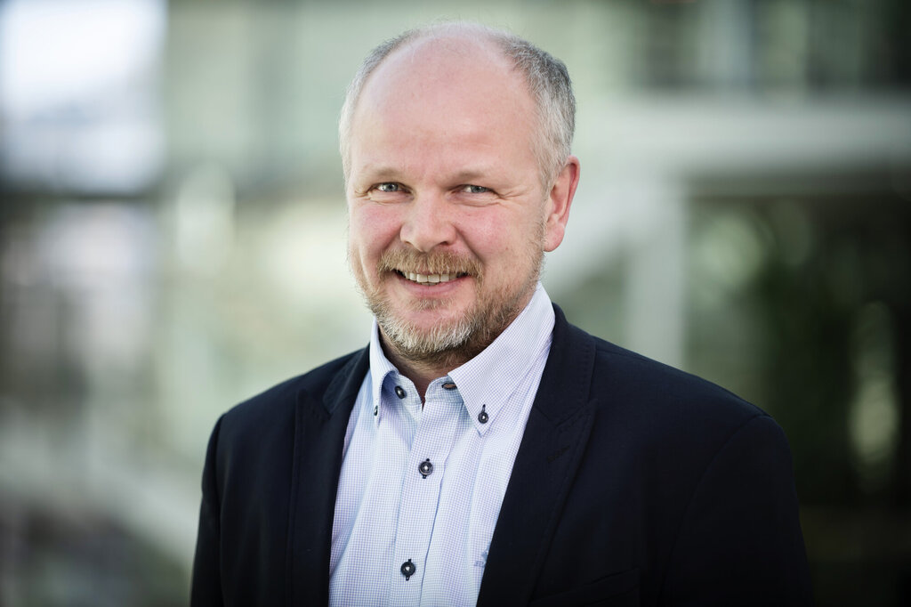 Bildet viser et portrett av Svein Tore Valsø, direktør for personal og kompetanseutvikling i Helse Sør-Øst