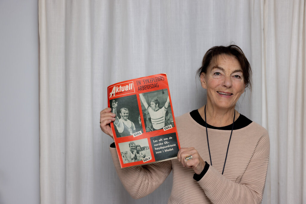 Bildet viser Ellen Sund Tuhus med bildebladet Aktuell.