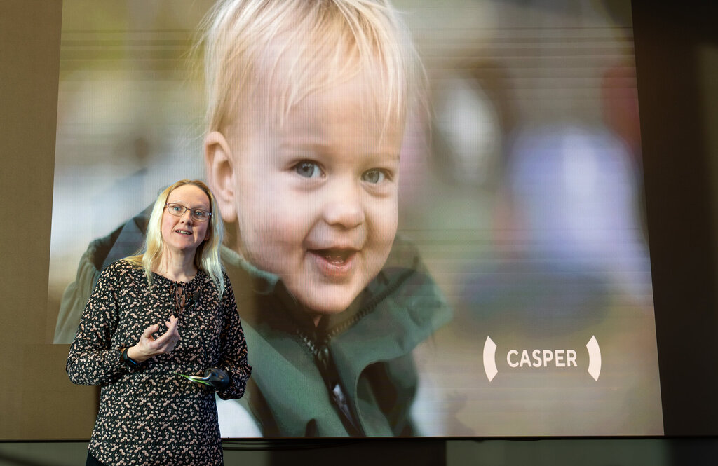 bildet viser Caroline Solem og Kasper